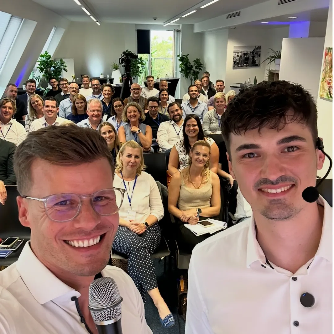 KI-Bootcamp: Gesprächsrunden unter Teilnehmenden